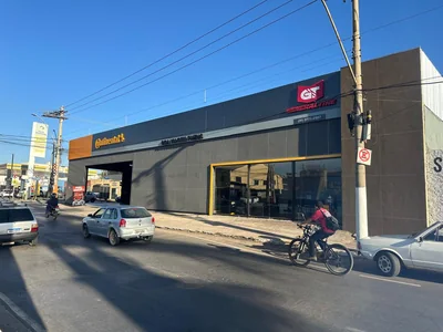 Fachada da Boa Viagem Pneus Centro, em Sete Lagoas